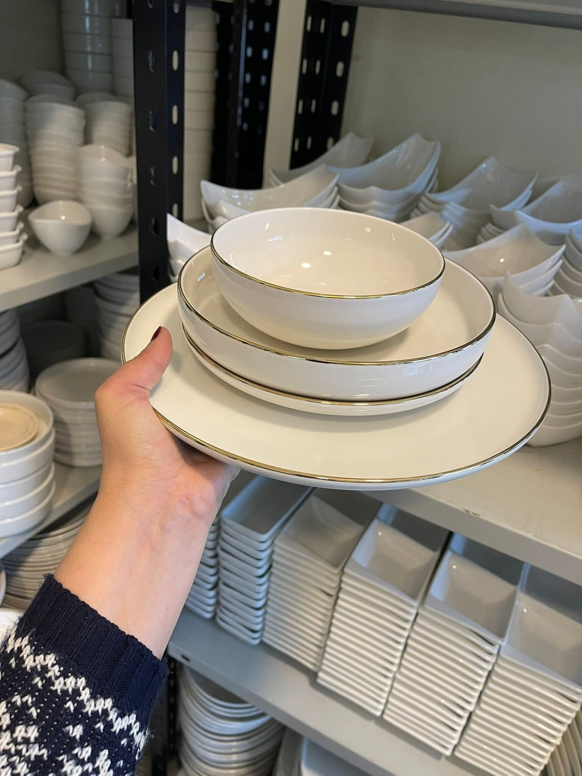 Golden rim- porcelain dinner set