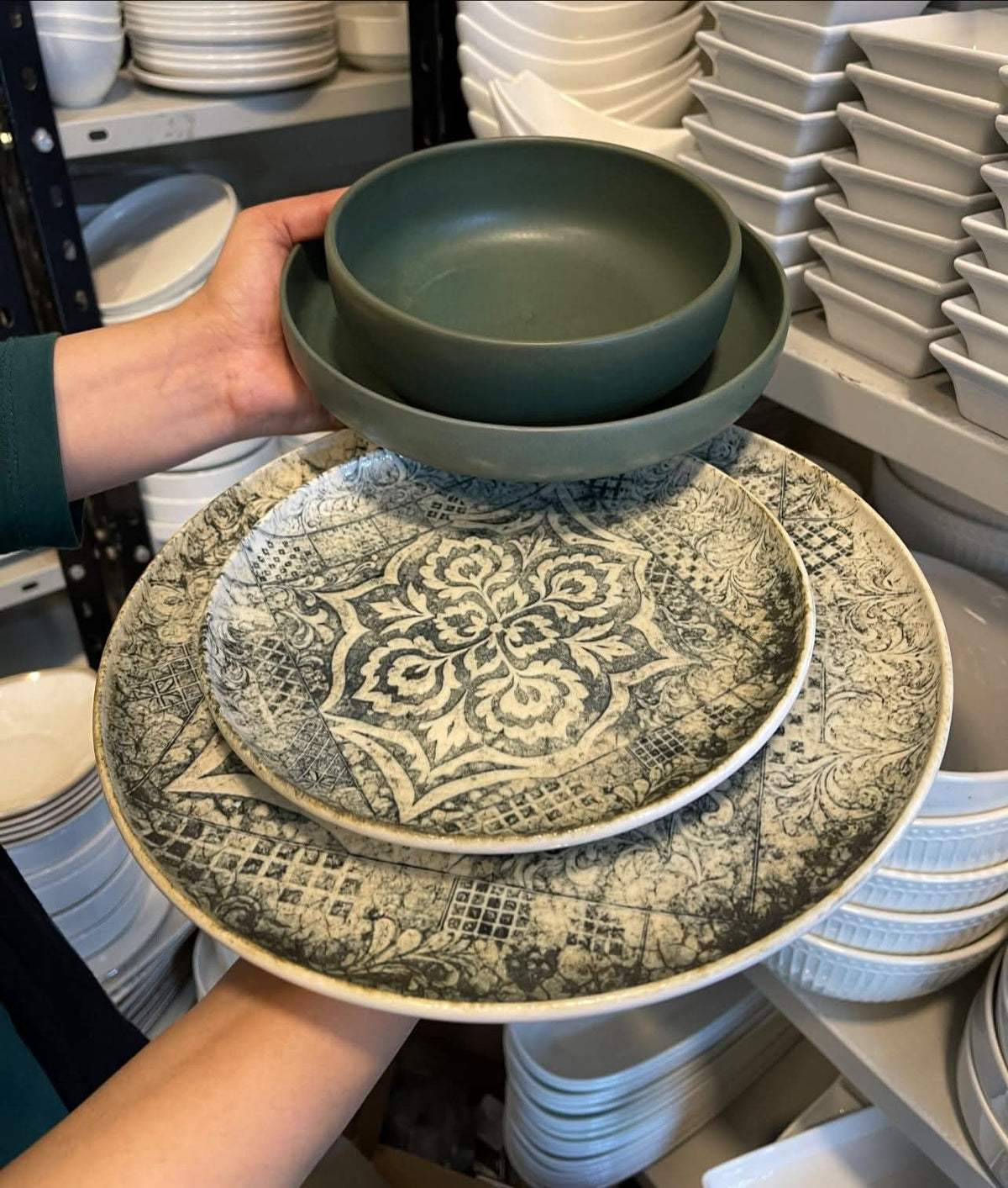 Gharnata-porcelain dinner set