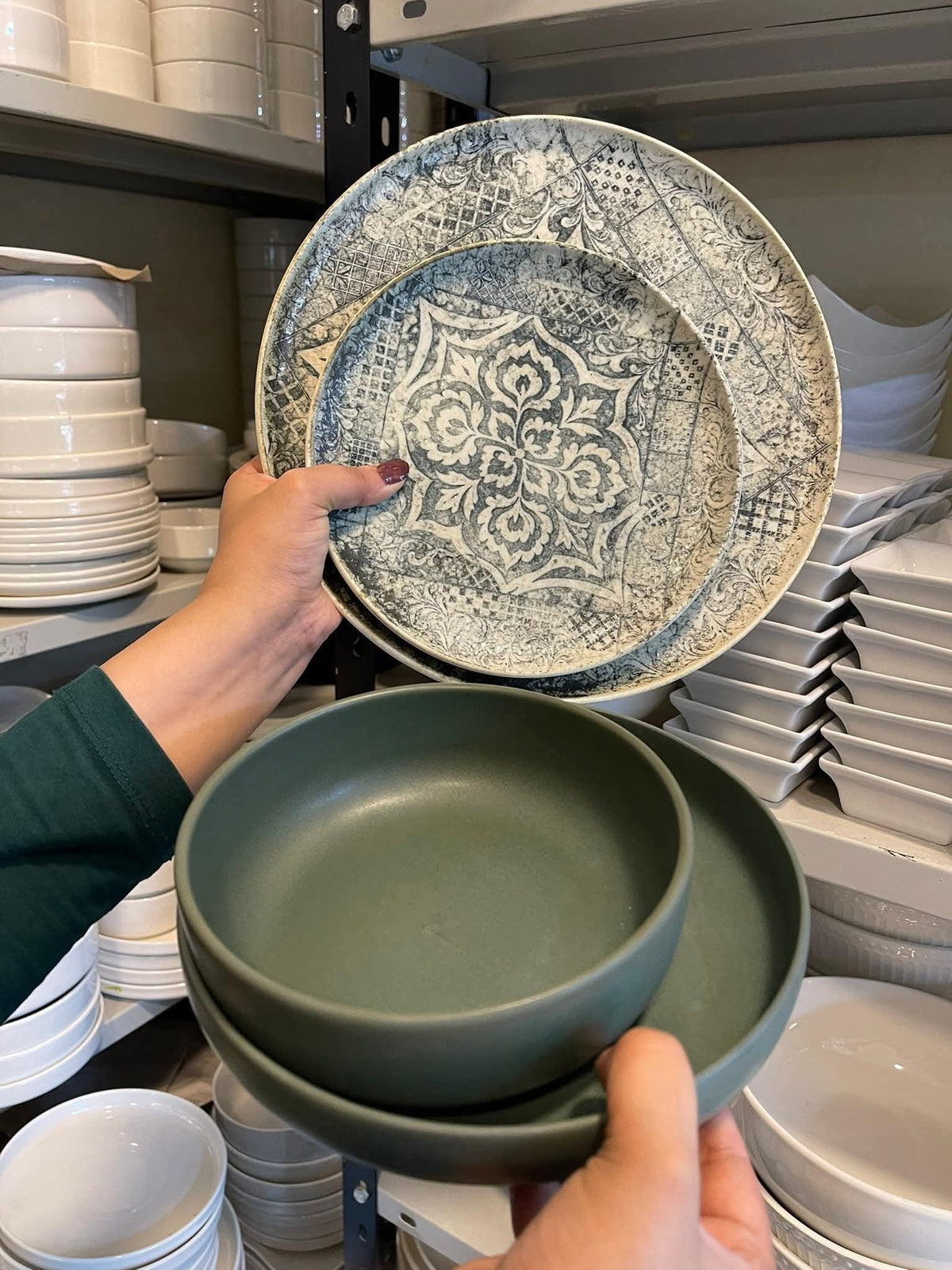 Gharnata-porcelain dinner set